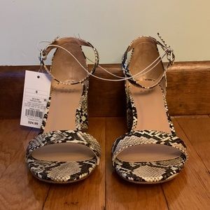 Brand new, super cute Snake/Taupe A New Day Sandal
